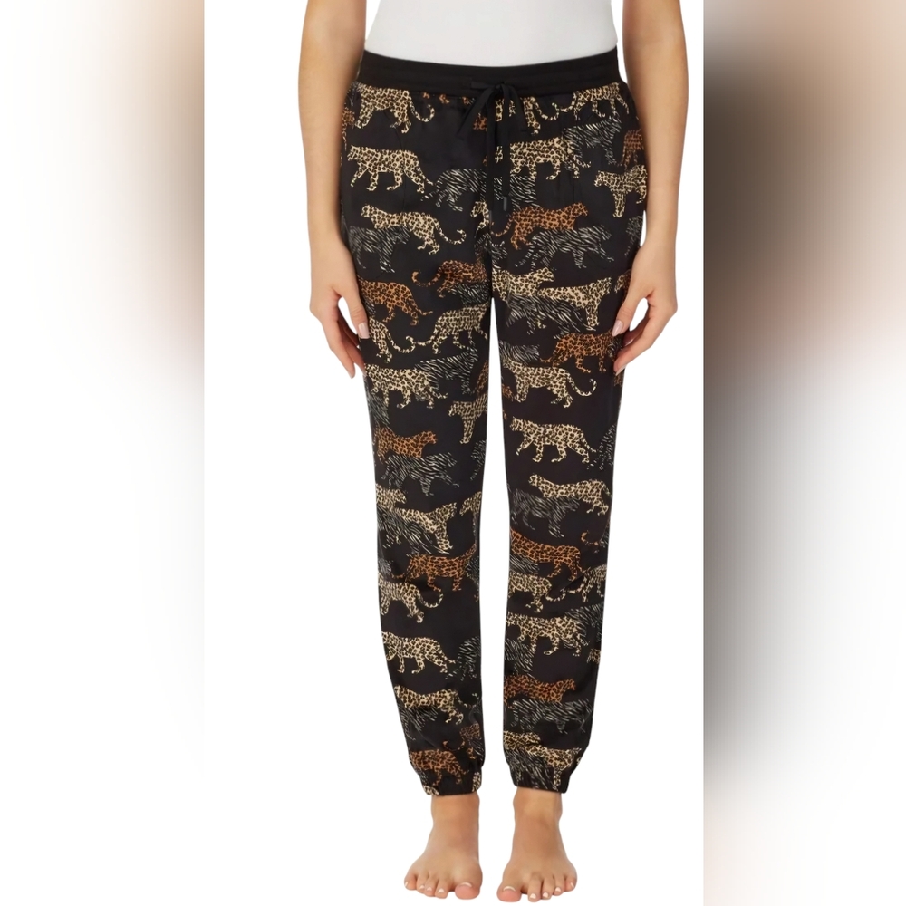 3/$25 - Secret Treasures Women's and Women's Plus Velour Jogger